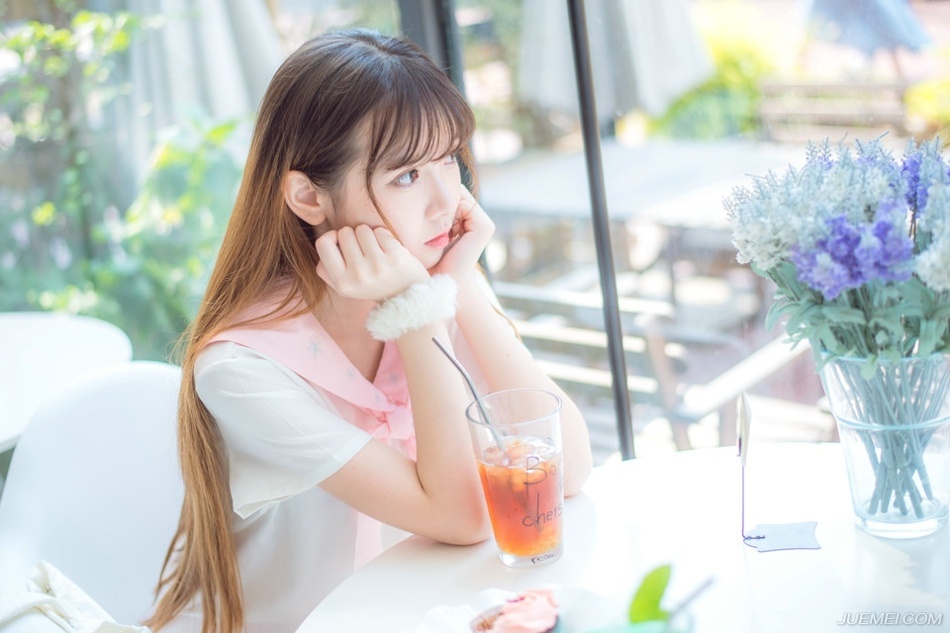 “也就是说……”魏延一脸恍然的看向庞统。